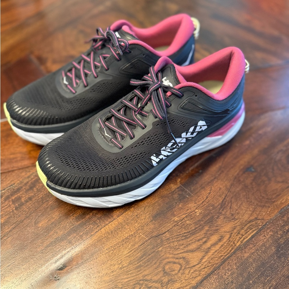 Hoka One One Bondi 7 Size 11 Women's Black and Pink Athletic Shoes MSRP $175 - Picture 2 of 7